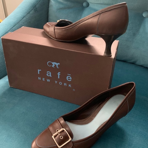 rafe New York Brown Leather Kitten Heel Shoe, Size 8.5. - Picture 2 of 3